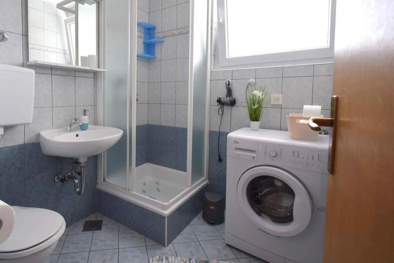 Apartment In Njivice/Insel Krk 13218
