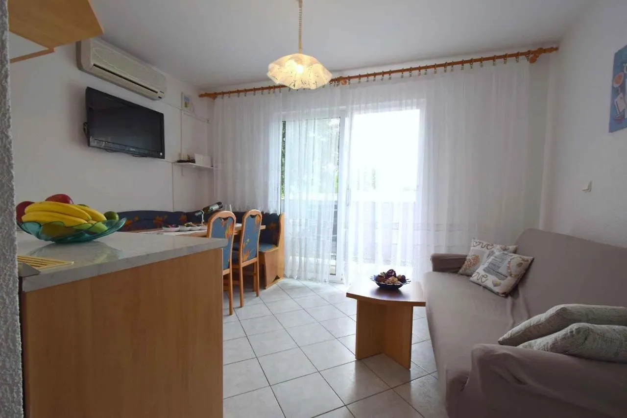 Apartment In Njivice/Insel Krk 13218