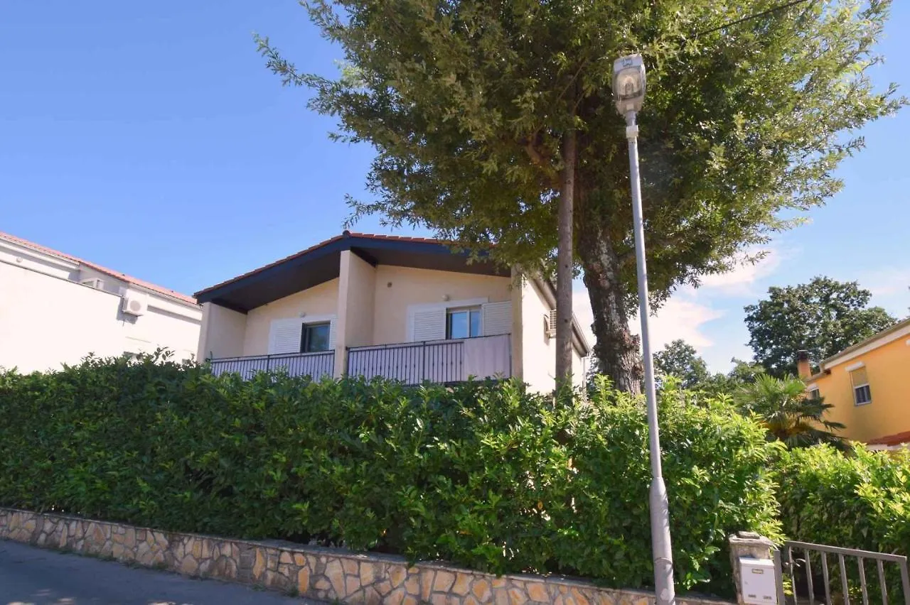 Apartment In Njivice/Insel Krk 13218